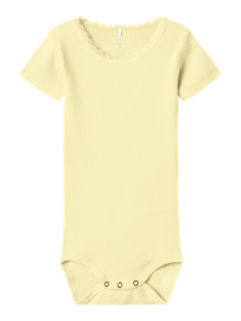 NAME IT Modal Body Kortærmet Kab Pastel Yellow