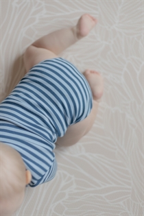 BIRKHOLM Stribet Rib Body Støvet Blå & Middelhavs Blå